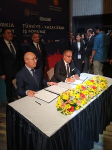 KAZAKİSTAN İLE İMZALAR ATILDI
